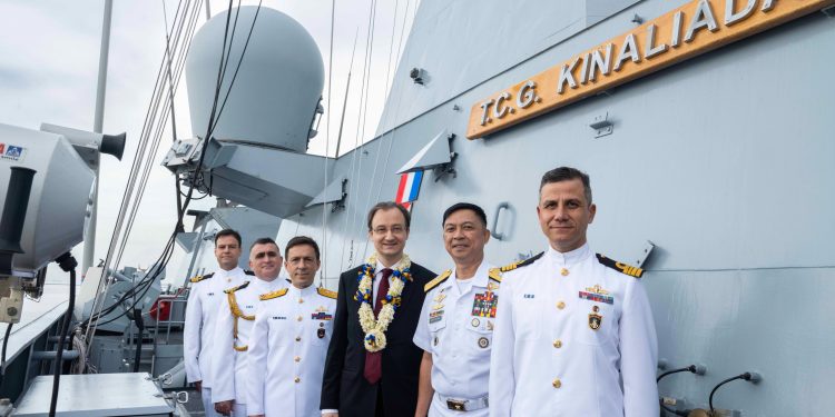 TCG Kınalıada’ya Filipinler’de törenli karşılama
