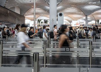 İstanbul’daki havalimanlarında bayram yoğunluğu