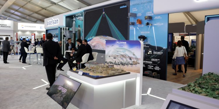ASELSAN Farnborough Airshow’da kaç ürününü sergiledi?