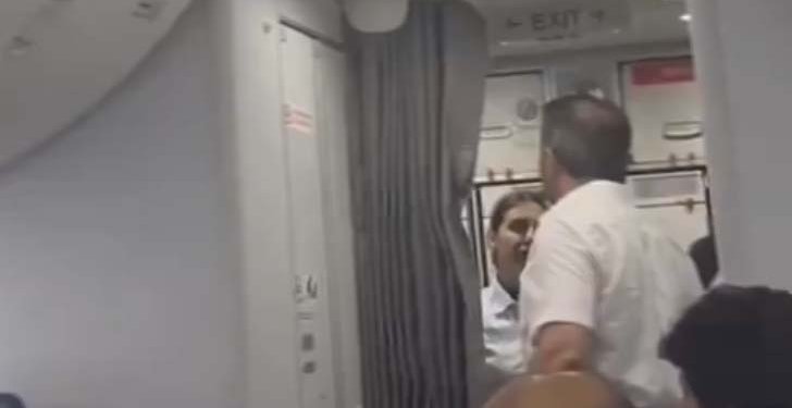 AJet’te rötar krizi: Yolcu kabin görevlisine saldırdı