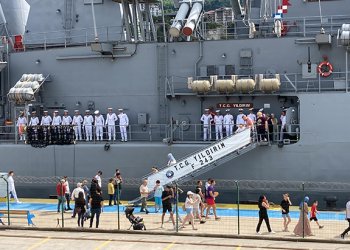 TCG Yıldırım Fırkateyni Bartın’da ziyarete açıldı