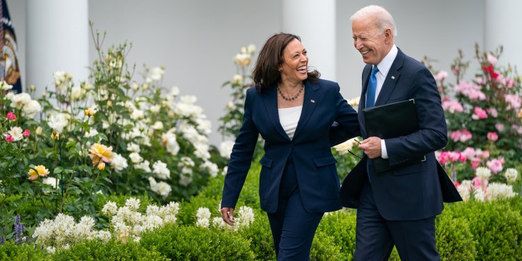Biden çekildi, Kamala Harris’i desteklediğini duyurdu