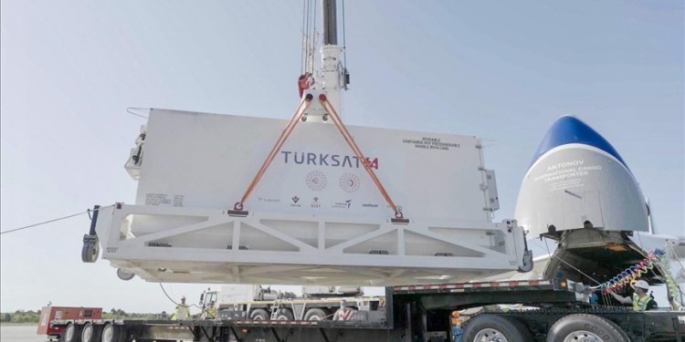 Türksat 6A bu gece uzaya fırlatılıyor