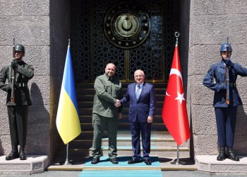 Bakan Güler, Ukrayna Savunma Bakanı Umerov ile bir araya geldi