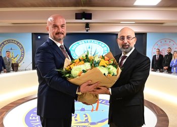 DHMİ’de devir teslim gerçekleşti