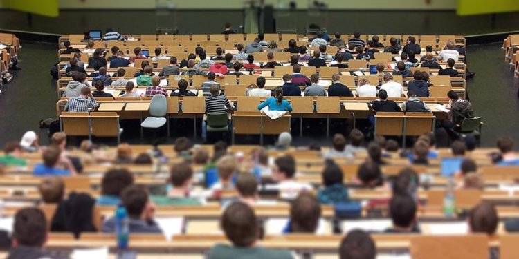 Üniversiteli gençlerle hasbihâl