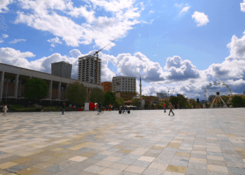 Balkanların popüler şehri Tiran