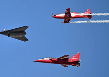 Yerli hava araçları Adana semalarında