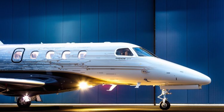 17 iş jetini 332 milyon dolara satın aldı