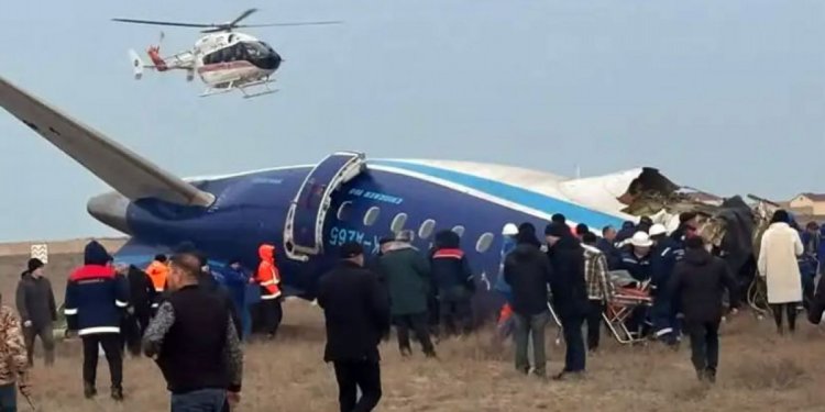 Azerbaycan Havayolları’na ait yolcu uçağı düştü