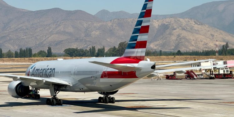 Teknik aksaklık giderildi, American Airlines uçuşlara yeniden başladı