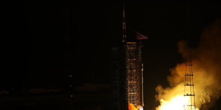 Çin, yer kabuğunu haritalamak için 4 yeni uydu gönderdi