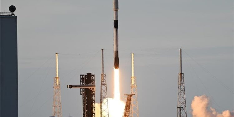 Çin’in yeni roketi Long March 12 ilk kez fırlatıldı