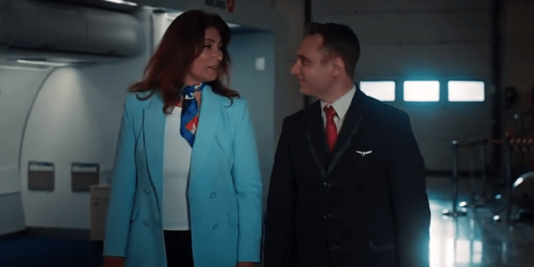 Uçakta dünyaya geldi, THY’de kabin memuru oldu