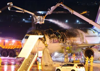 Air Busan uçağında yangın paniği: 176 kişi tahliye edildi!