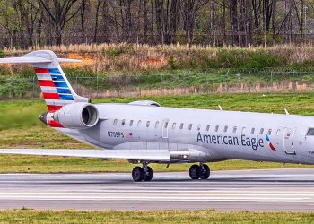 ABD’de yolcu uçağı ile helikopter havada çarpıştı!