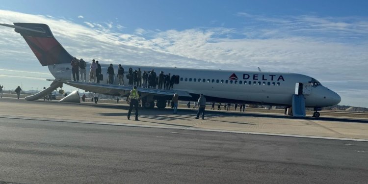 Kabindeki duman Delta uçağına acil iniş yaptırdı