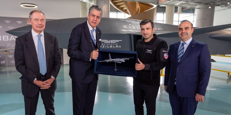 İtalyan Bakan ve Leonardo Başkanı Baykar’da