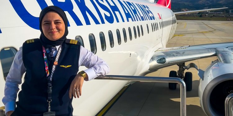 Annesinin gösterdiği ilan pilotluk kariyerini başlattı