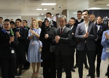 AJet’ten çifte kutlama!