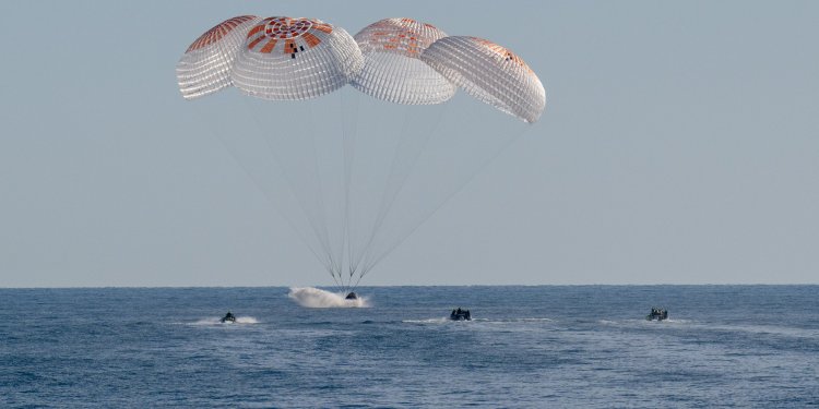 Uzayda mahsur kalan astronotlar Dünya’ya döndü