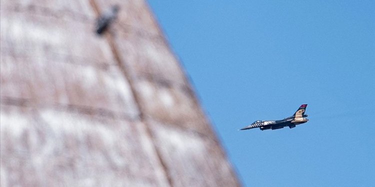 SOLOTÜRK, “2025 Turizm Başkenti” Erzurum’da uçuş yaptı