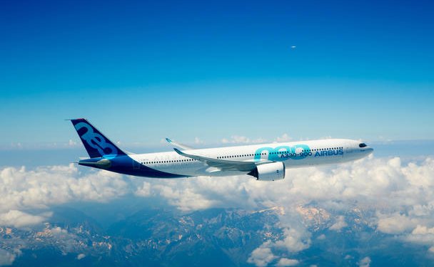 Tarihinde ilk kez geniş gövdeli uçak siparişi verdi