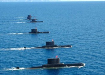 12 denizaltı aynı anda boğazdan geçecek!