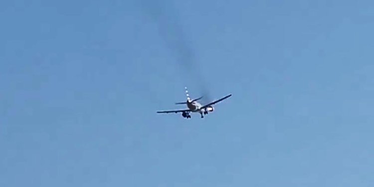 A321 motordan alev çıkarttı, acil iniş yaptı