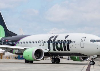 Kanadalı havayolunun başörtüsü talebi tepki çekti