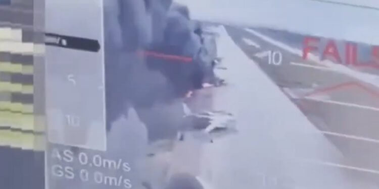 Ukrayna: 40’tan fazla Rus uçağını SİHA’larla vurduk!