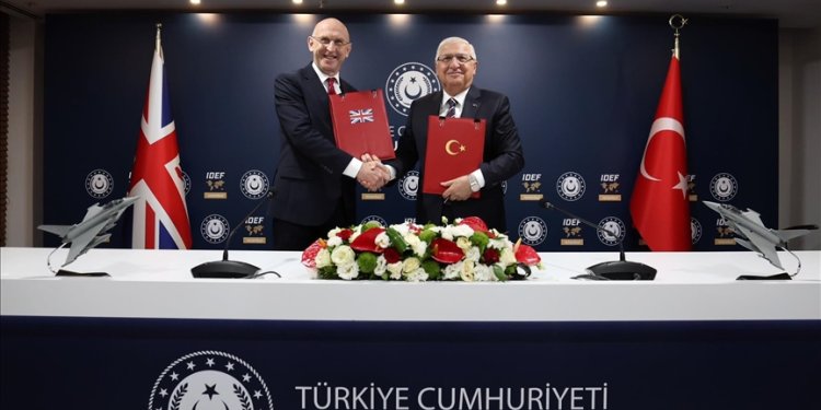 Türkiye Eurofighter için imzayı attı