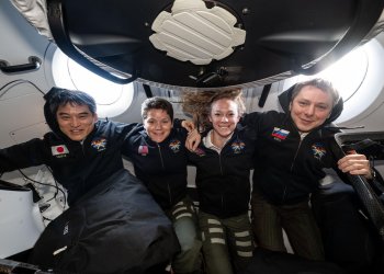 4 uzay insanı 5 ay sonra dünyaya dönüyor