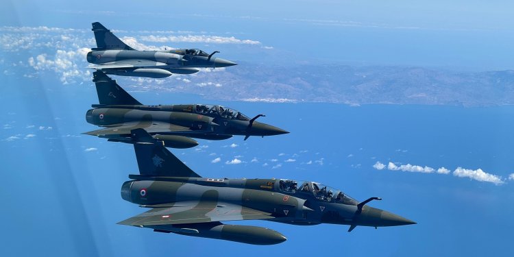 Fransa, Mirage 2000D savaş uçaklarını ilk kez sahaya sürdü