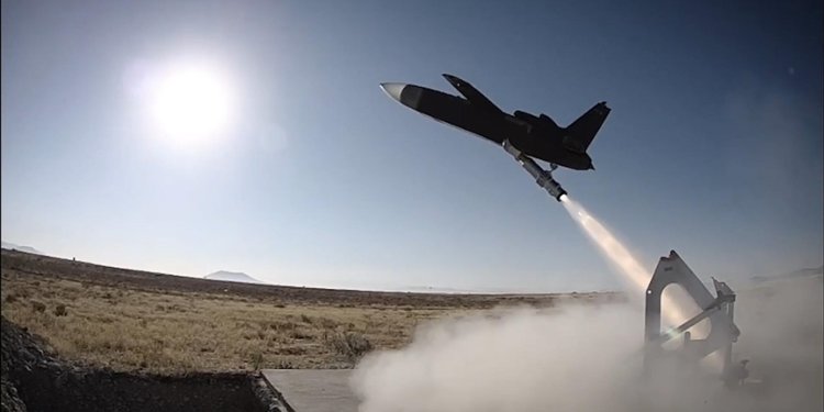 Yüksek hızlı hedef uçak ŞİMŞEK, yeni yetenekleriyle test edildi