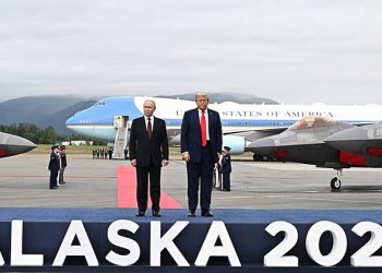 Trump’tan Putin’e F-35, B-2 ve F-22’li karşılama