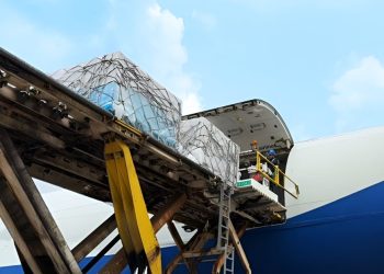 Boeing 777F ile 292 ton güneş paneli 3 seferde Türkiye’ye taşındı