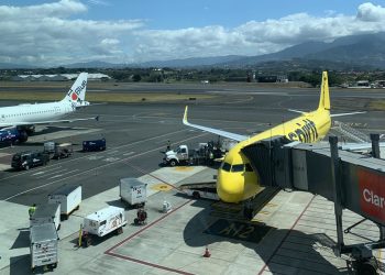 Elektrik kesintisi Kosta Rika’da hava sahasını kapattı