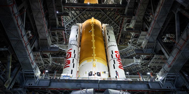 NASA, Artemis 2 için Nisan 2026’yı işaret etti