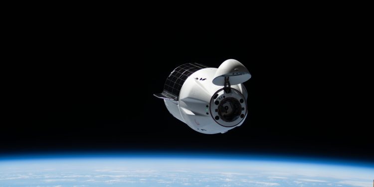 SpaceX’in Dragon kapsülü ISS yörüngesini düzeltti