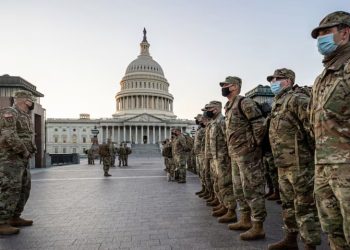 Pentagon maaşları bağışla ödeyecek!