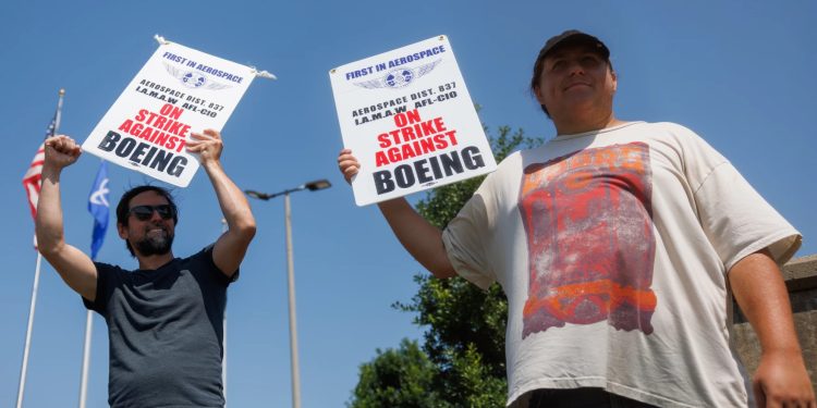 Boeing’de grev üçüncü ayında: İşçiler son teklifi de reddetti