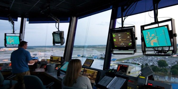 ABD’de personel eksikliği uçuşlarda rötar krizi yarattı