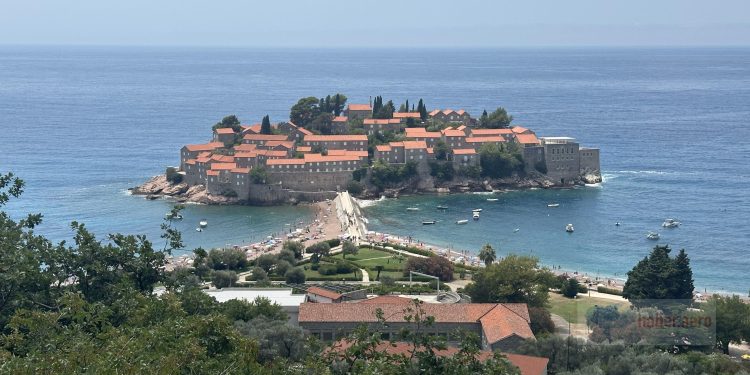 Türk vatandaşlarına Karadağ’dan vize kararı