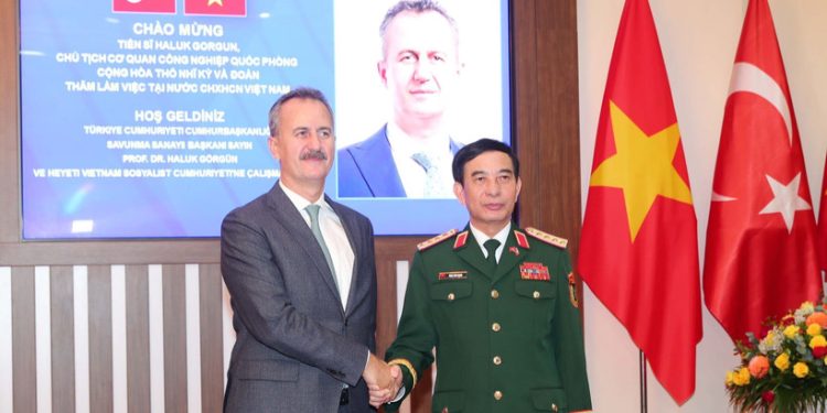 Türkiye ile Vietnam arasında savunma iş birliği gündemde