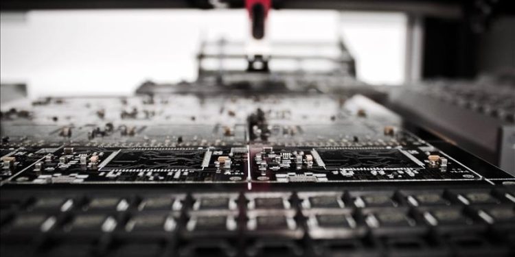 ABD çipi kısıtlıyor, Çin devletleştiriyor