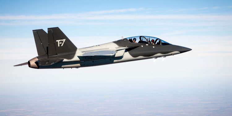 BAE, Boeing ve Saab’dan Hawk sonrası yeni jet adımı