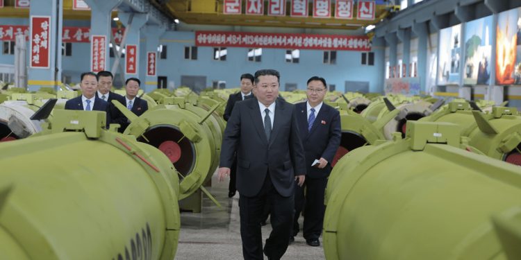 Kuzey Kore’den beş yıllık füze ve mühimmat planı