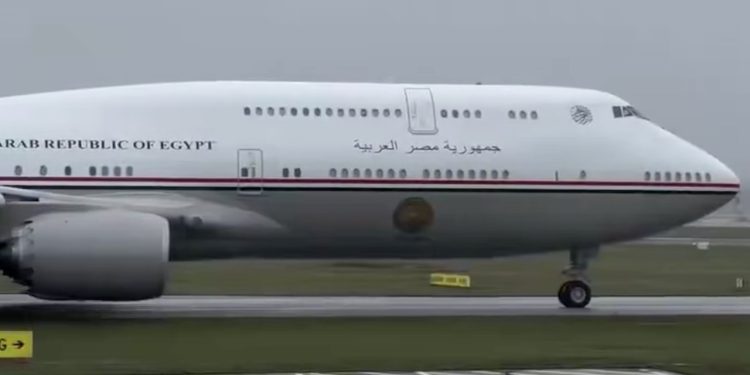 Mısır’ın yeni “Air Force One” uçağı Kahire’de