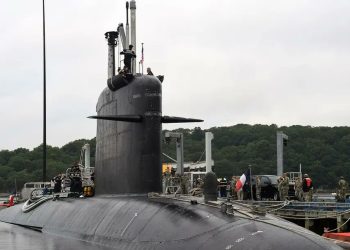 Fransa’nın nükleer denizaltı üssü üzerinde 5 İHA! Menşei araştırılıyor